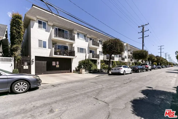 2721 2nd Street 210, Santa Monica, California 90405