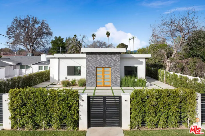 22931 Dolorosa Street, Woodland Hills, California 91367