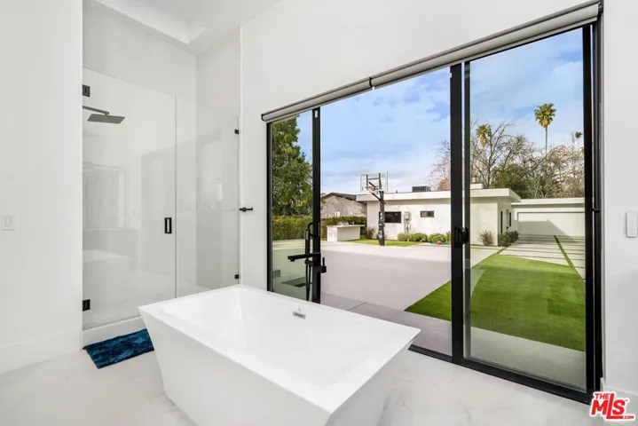 22931 Dolorosa Street, Woodland Hills, California 91367