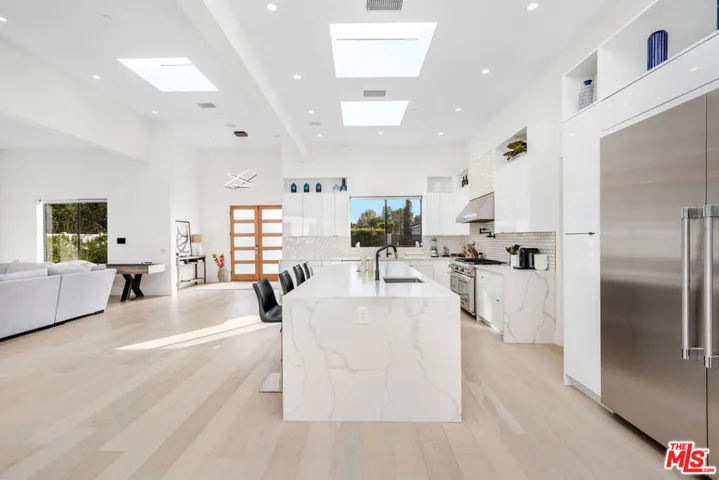 22931 Dolorosa Street, Woodland Hills, California 91367