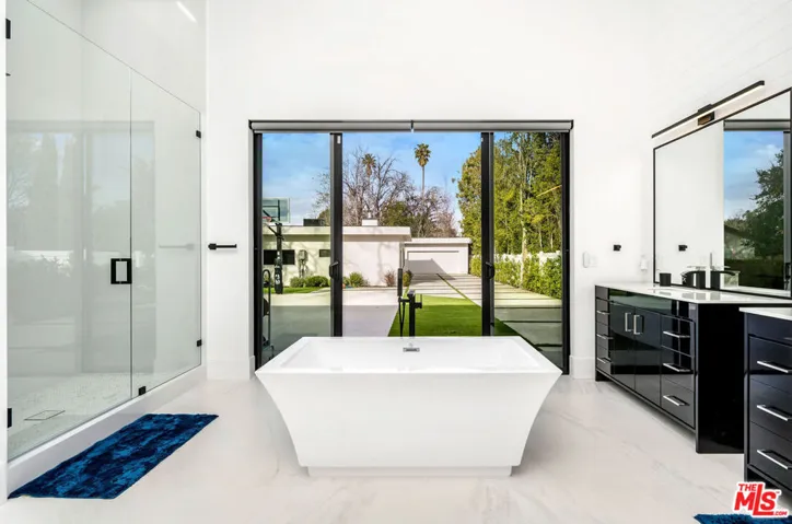 22931 Dolorosa Street, Woodland Hills, California 91367