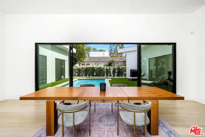22931 Dolorosa Street, Woodland Hills, California 91367