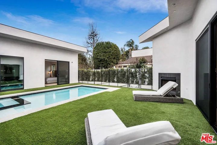 22931 Dolorosa Street, Woodland Hills, California 91367