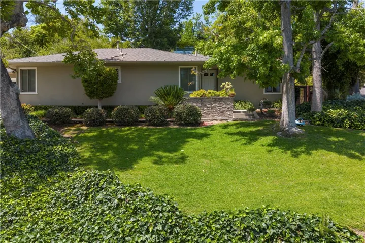 229 Glenullen, Pasadena, California 91105