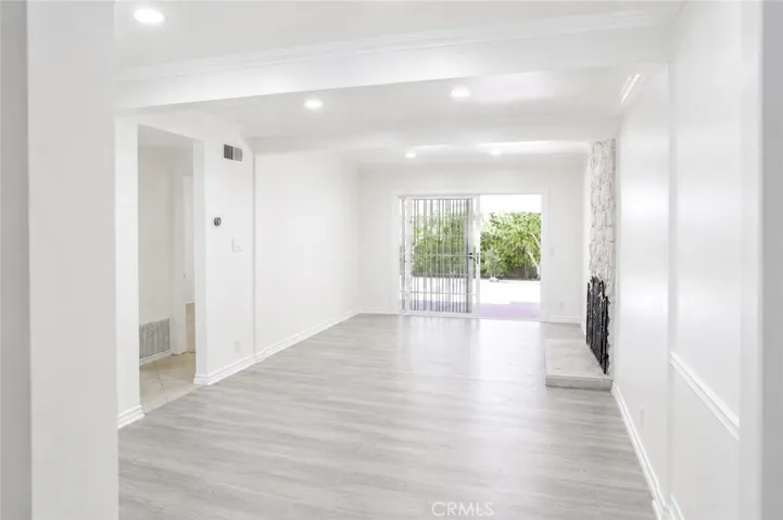 17144 Burton Street 3, Lake Balboa, California 91406