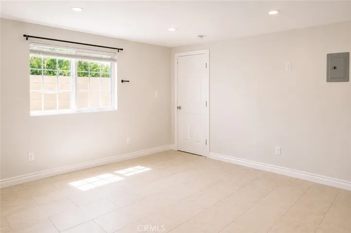 17144 Burton Street 3, Lake Balboa, California 91406