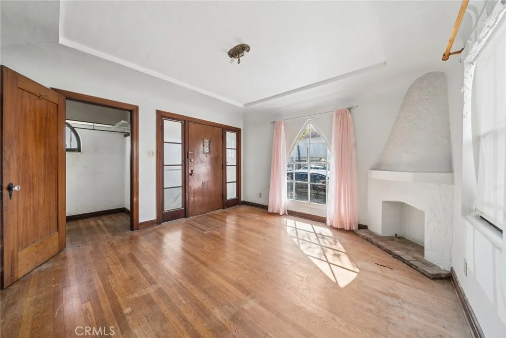 144 6th St. Living Room