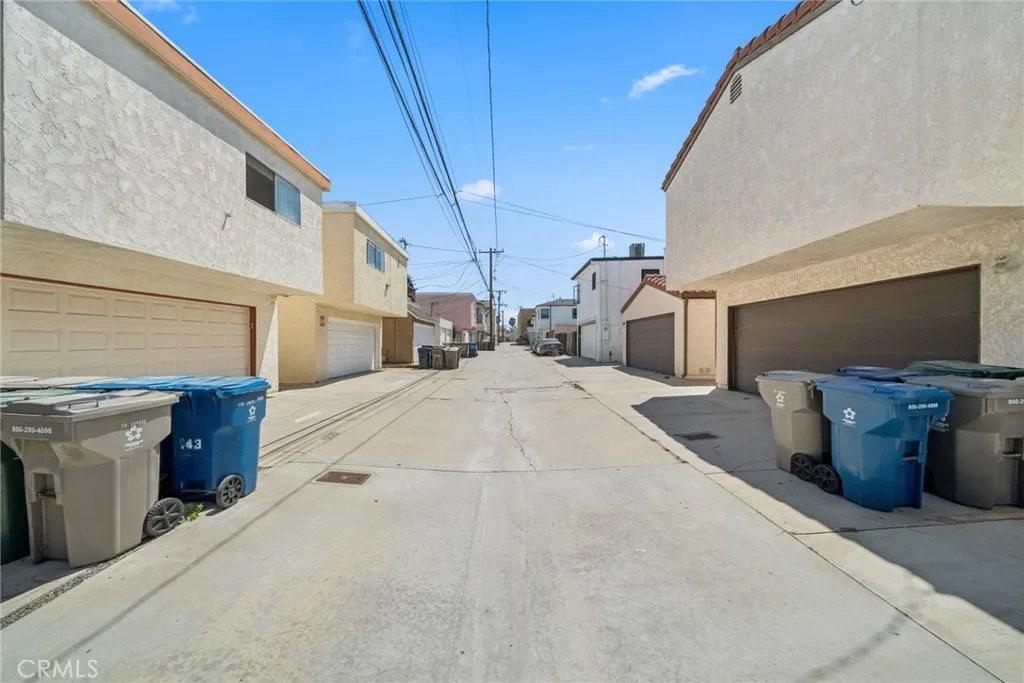 144 & 142 6th St. wide alley