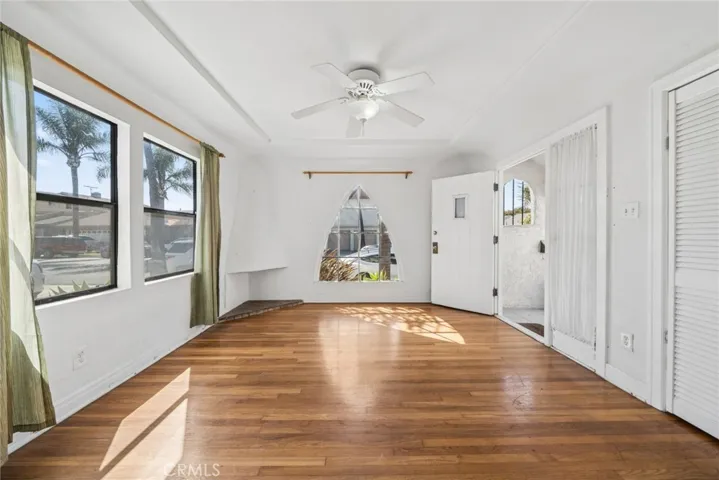 142 6th St Living Room