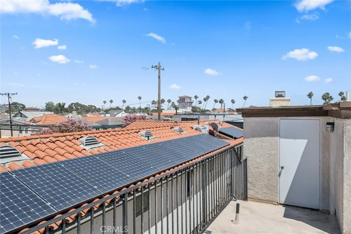 144 6th St. Roof Top Deck facing Seal Beach City Hall