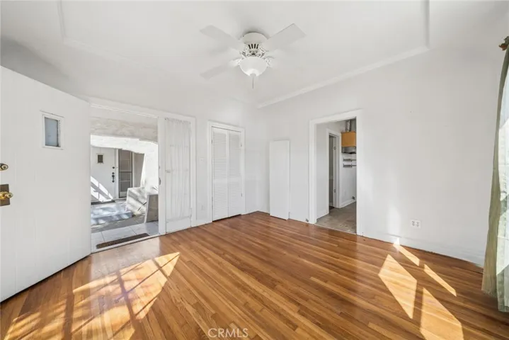 142 6th St Living Room