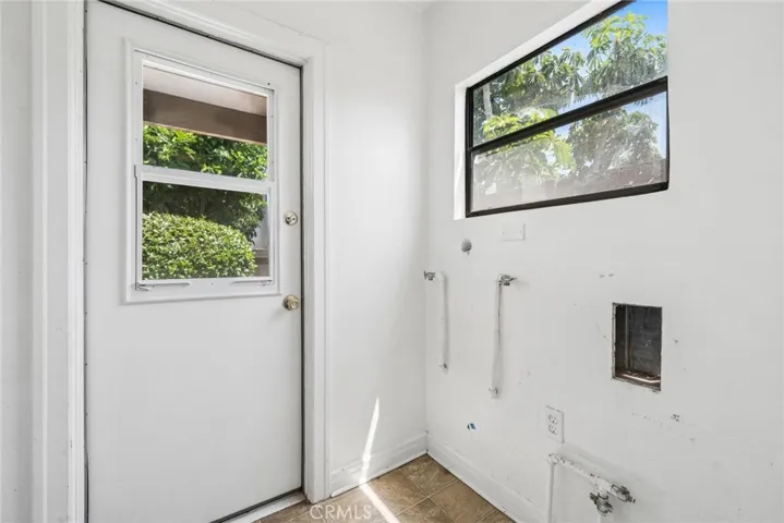 142 6th St Laundry