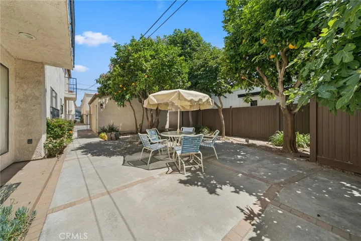 144 & 142 6th St. Shared Patio Area