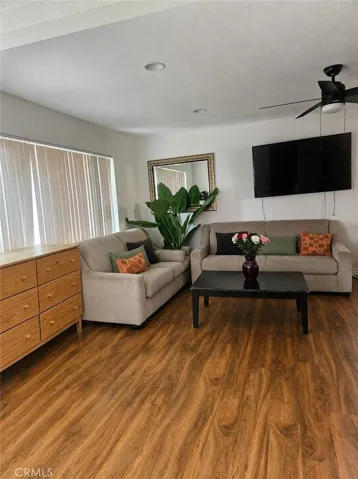 Virtually decluttered