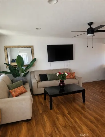 Virtually decluttered
