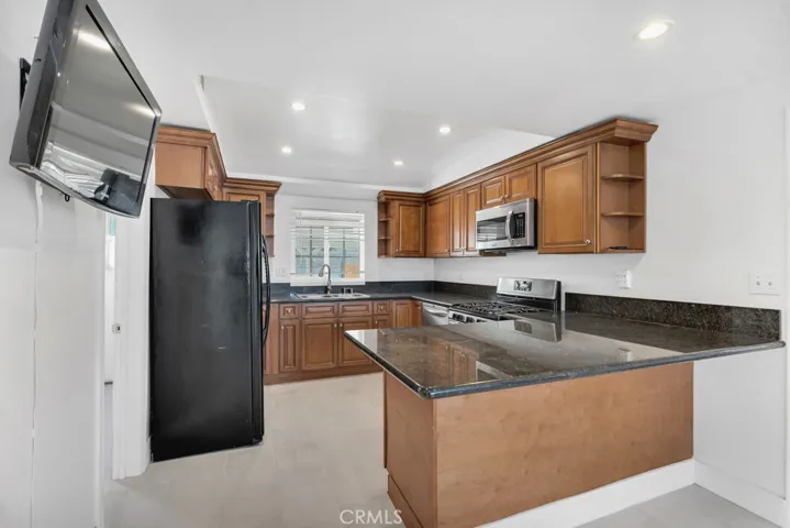 21025 Blythe Street, Canoga Park, California 91304
