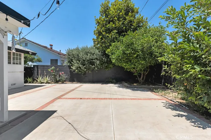 21025 Blythe Street, Canoga Park, California 91304