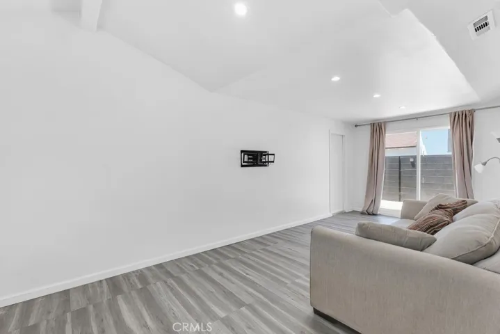 21025 Blythe Street, Canoga Park, California 91304