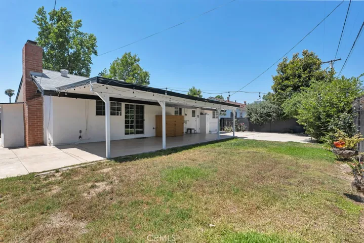 21025 Blythe Street, Canoga Park, California 91304