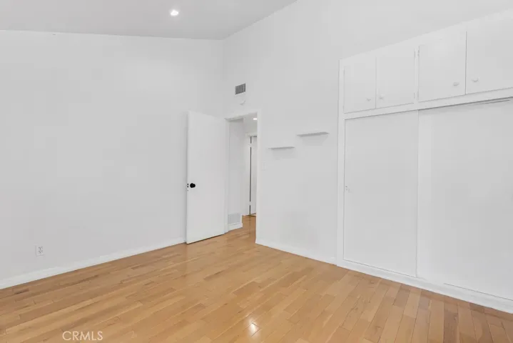 21025 Blythe Street, Canoga Park, California 91304