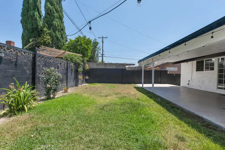 21025 Blythe Street, Canoga Park, California 91304