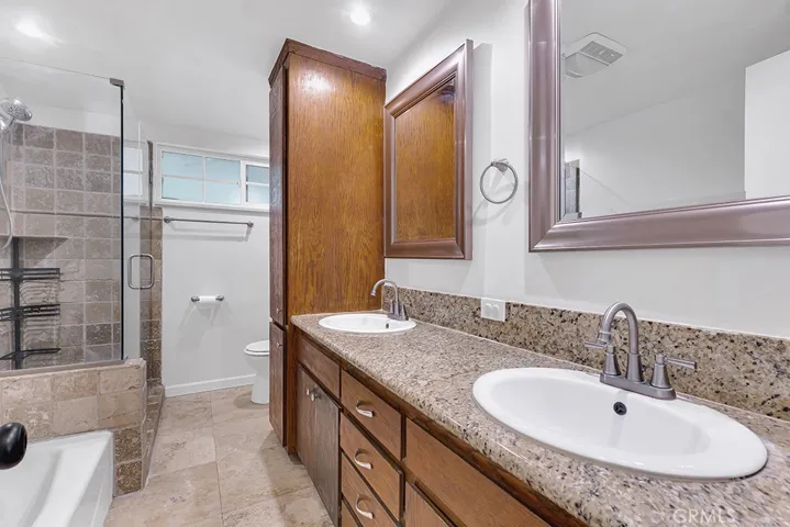 21025 Blythe Street, Canoga Park, California 91304