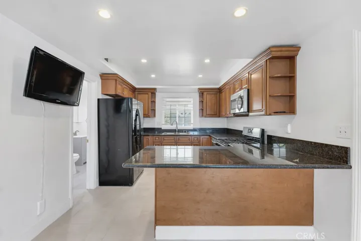 21025 Blythe Street, Canoga Park, California 91304