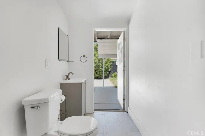 21025 Blythe Street, Canoga Park, California 91304