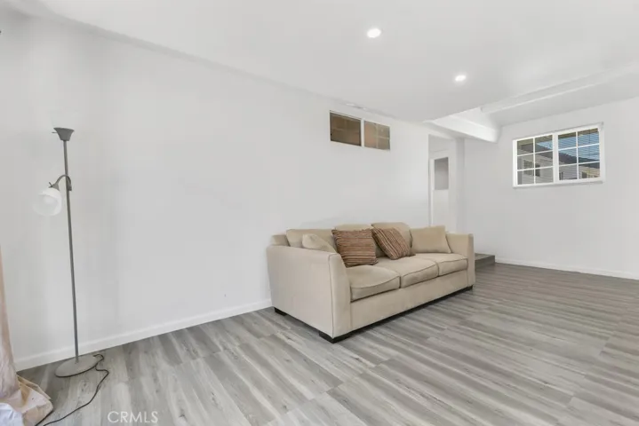 21025 Blythe Street, Canoga Park, California 91304
