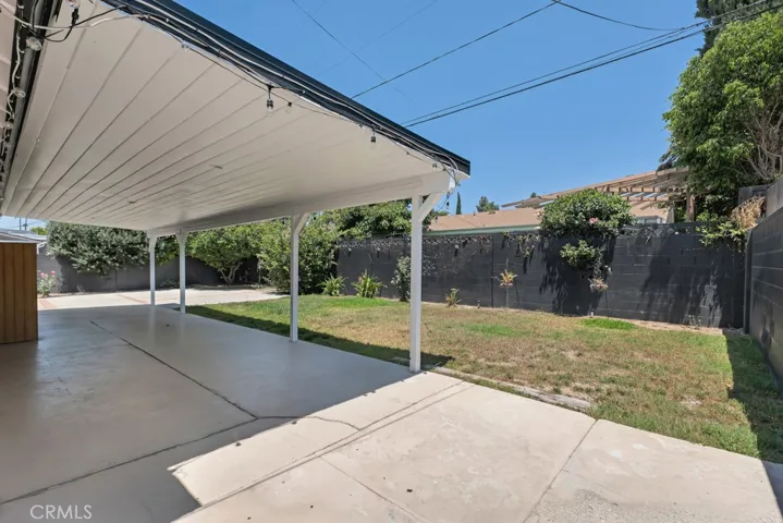 21025 Blythe Street, Canoga Park, California 91304