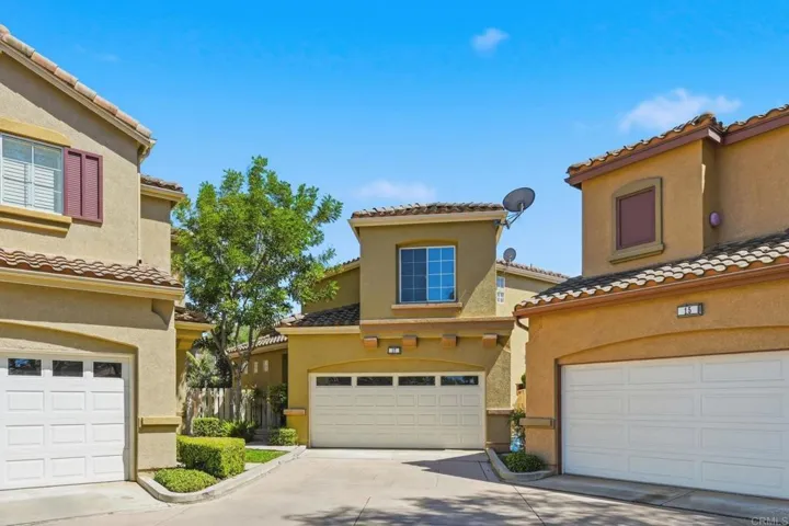 17 Calle De Vida 211, Rancho Santa Margarita, California 92688