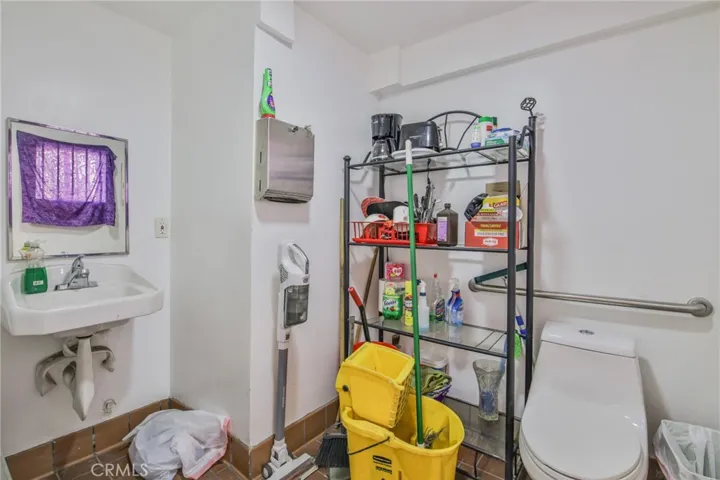 5135 Avalon, Los Angeles, California 90011