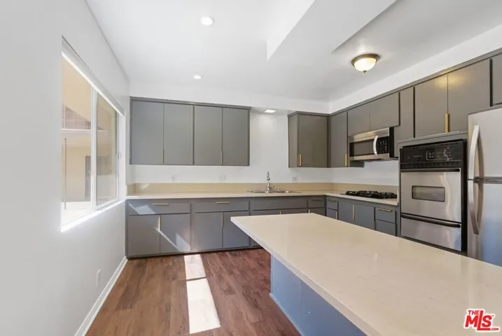 410 N Market Street 3, Inglewood, California 90302