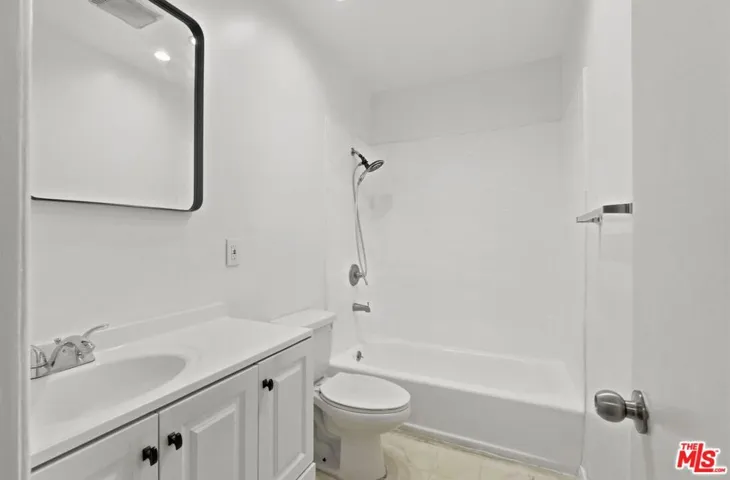 410 N Market Street 3, Inglewood, California 90302