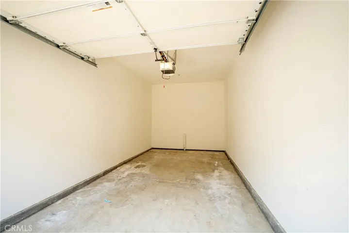 1 Car Garage