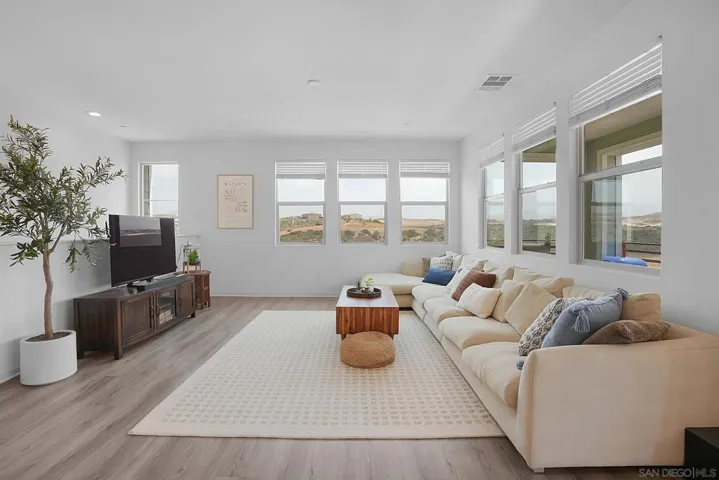 1277 Calle Pomelo 3, Chula Vista, California 91913