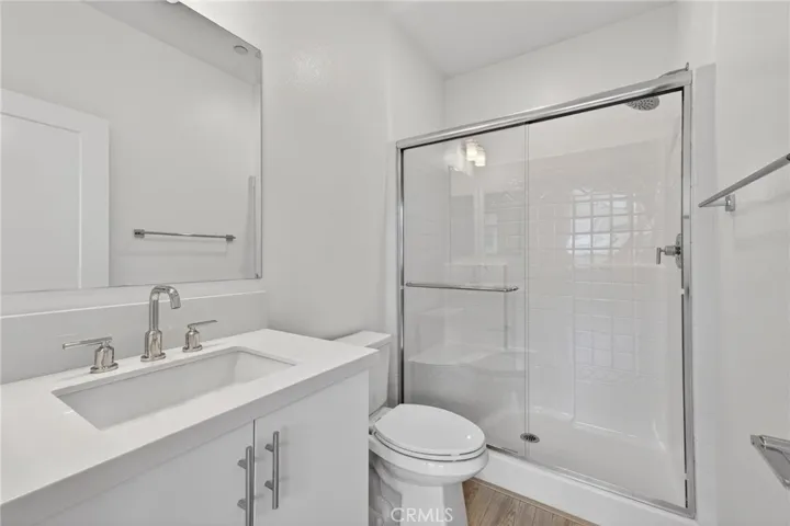  Photos shown are of the model home for this floor plan. Actual finishes, features, and landscaping may vary.