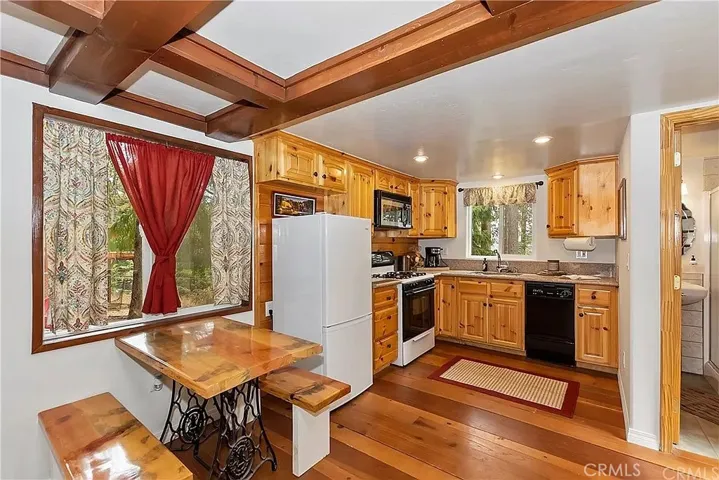 471 Willow Witch, Cedarpines Park, California 92325