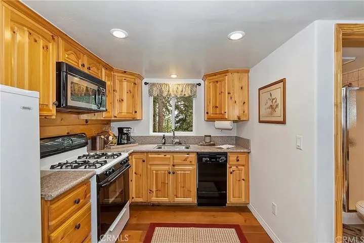 471 Willow Witch, Cedarpines Park, California 92325