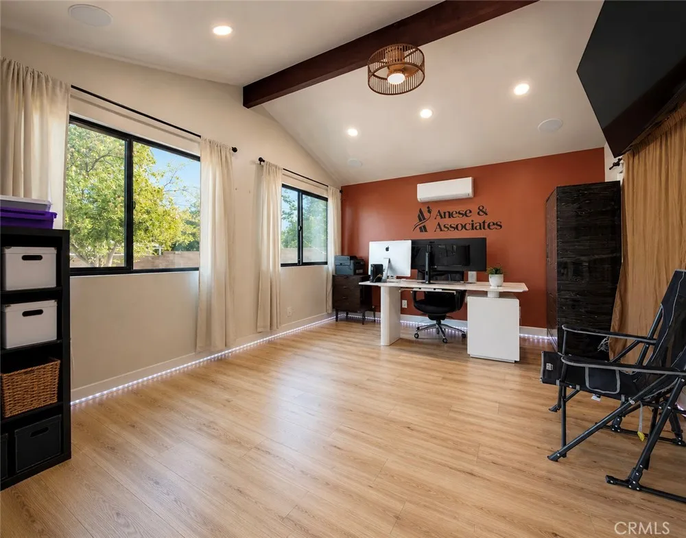 Additional Space for office, gym or inlaws