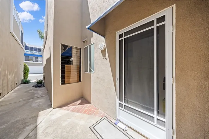 3312 Tempe, Huntington Beach, California 92649