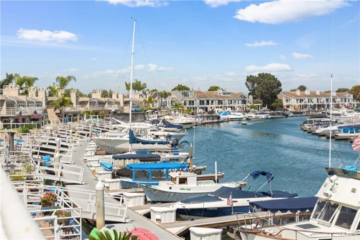 3312 Tempe, Huntington Beach, California 92649