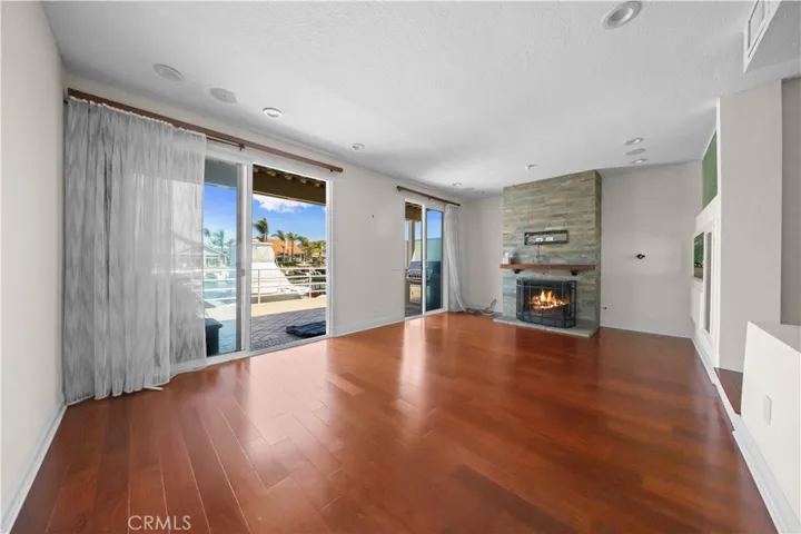 3312 Tempe, Huntington Beach, California 92649