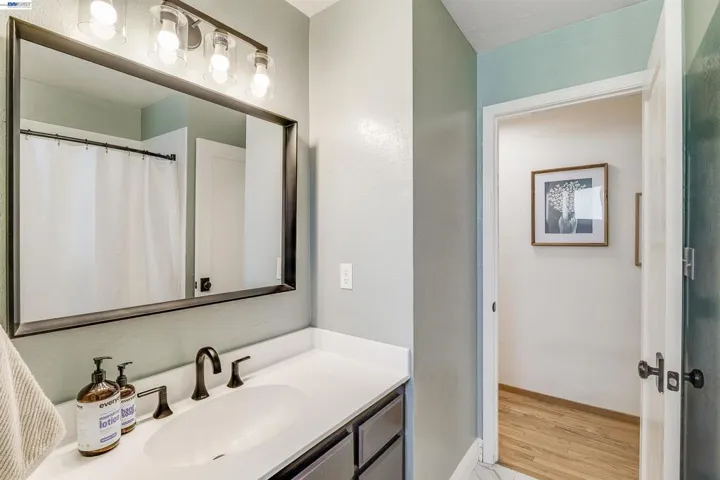 1042 Nielsen Lane, Livermore, California 94550