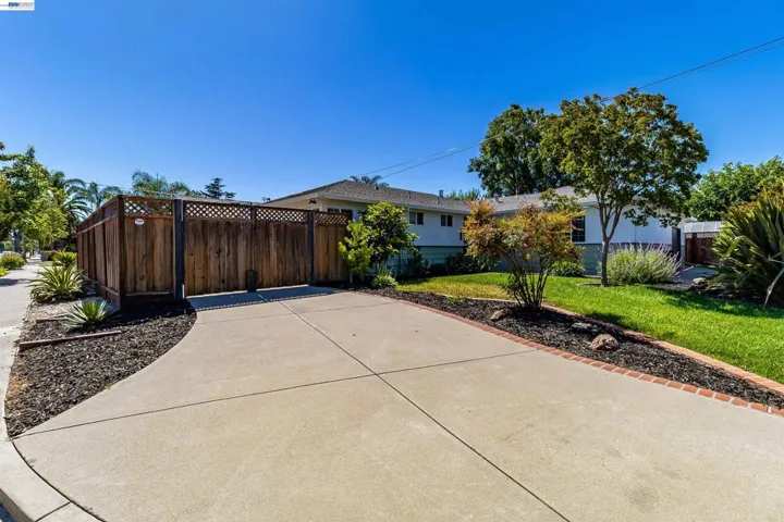1042 Nielsen Lane, Livermore, California 94550