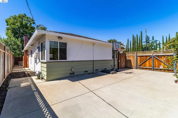 1042 Nielsen Lane, Livermore, California 94550