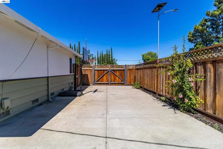 1042 Nielsen Lane, Livermore, California 94550