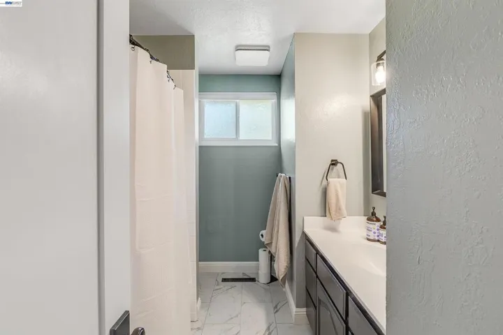 1042 Nielsen Lane, Livermore, California 94550