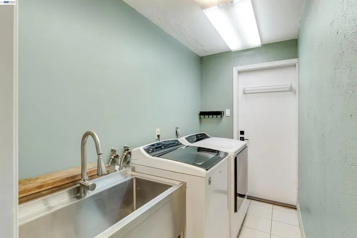 1042 Nielsen Lane, Livermore, California 94550