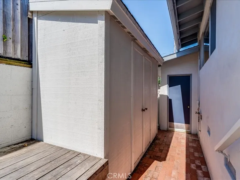 Bonus storage shed.